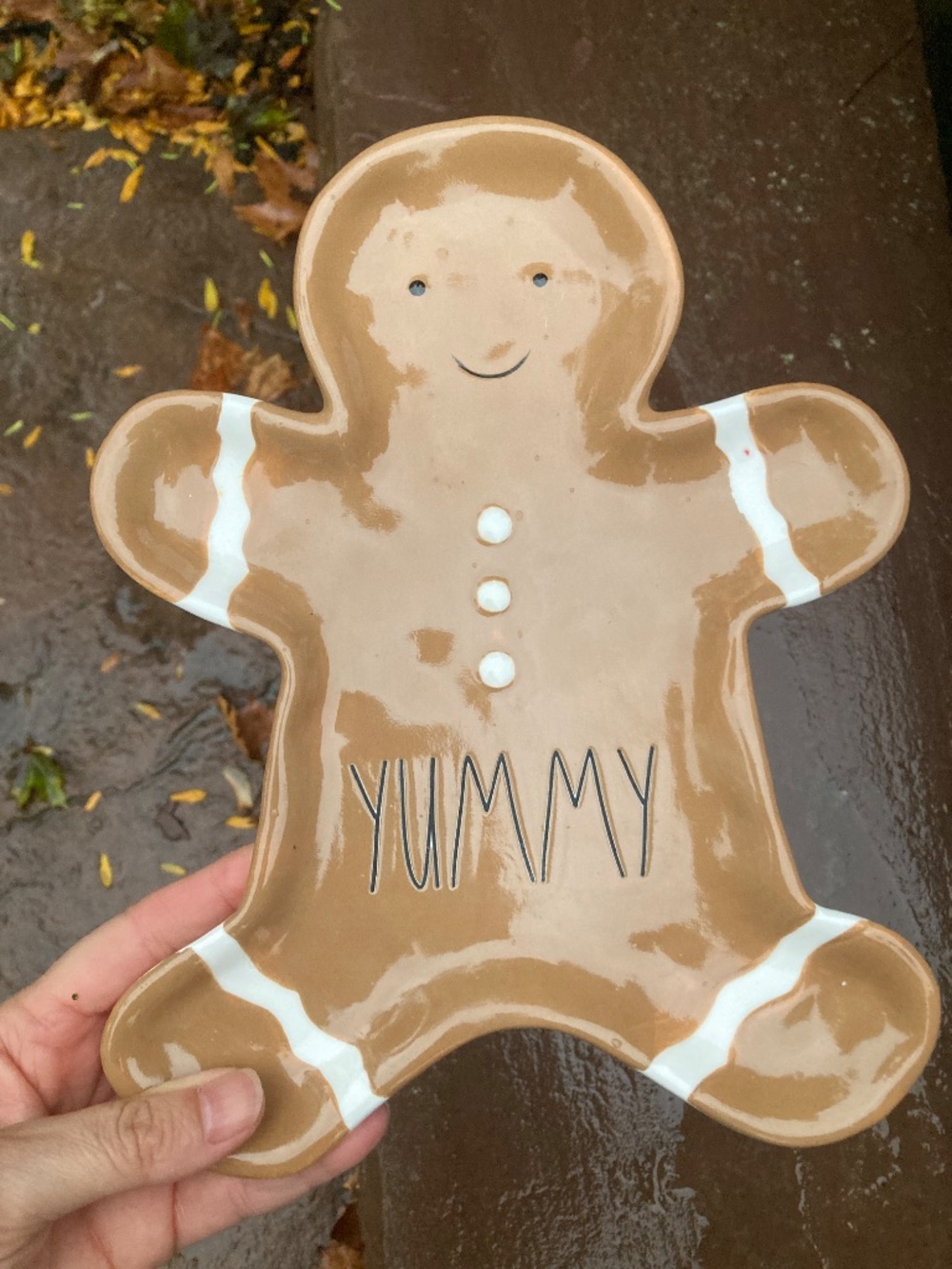 Rae Dunn "YUMMY" gingerbread serving plate